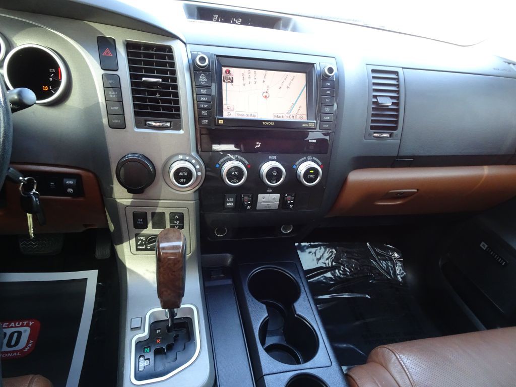 2010 Toyota Sequoia Image 26