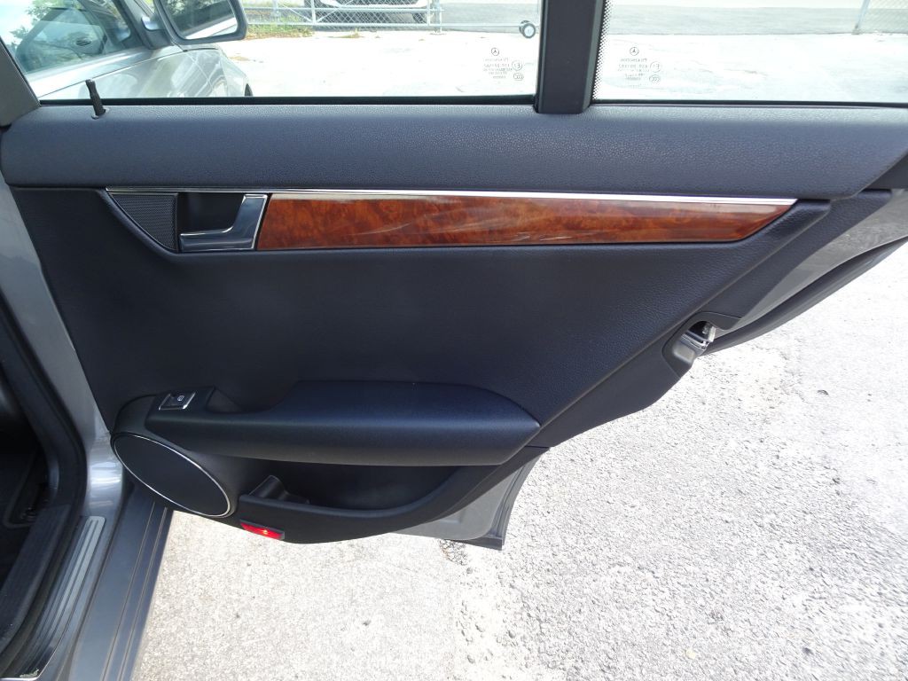 2008 Mercedes-Benz C-Class Image 19
