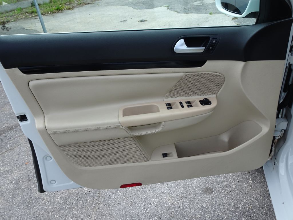 2014 Volkswagen Jetta Image 11