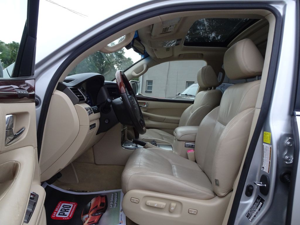 2011 Lexus LX Image 12
