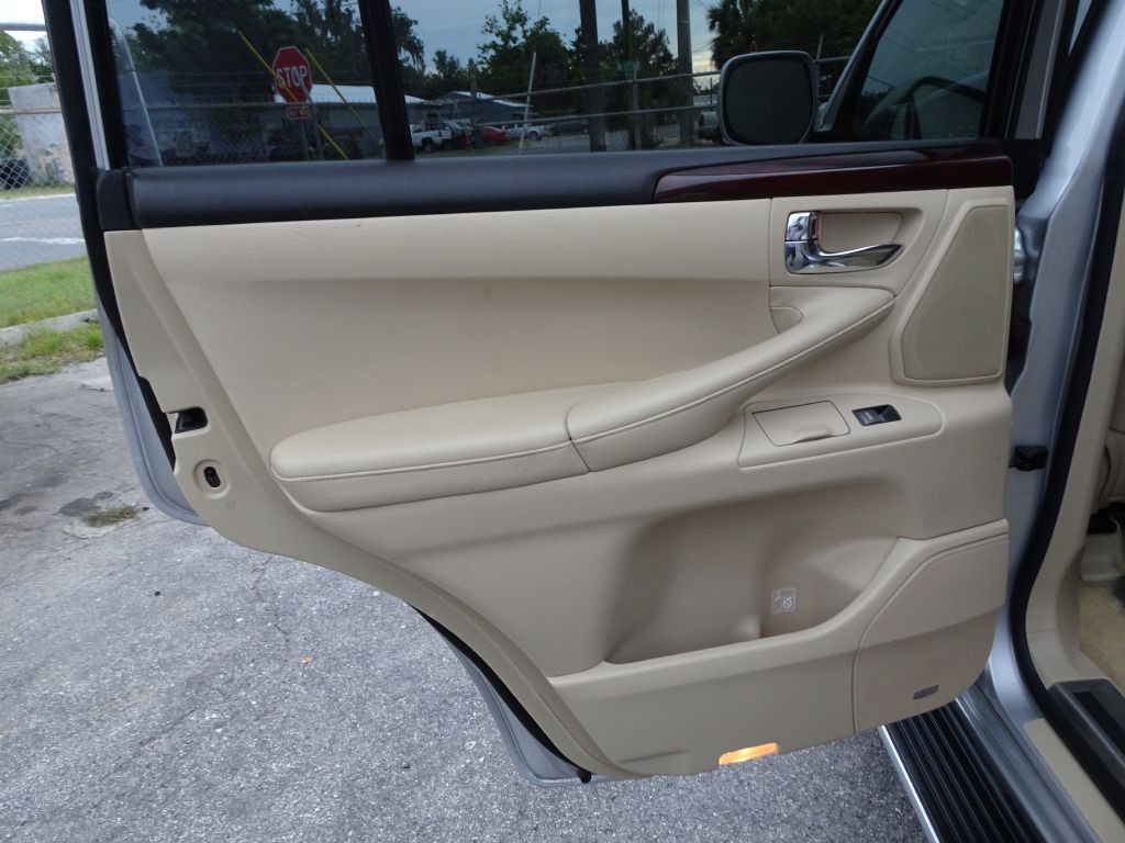 2011 Lexus LX Image 15