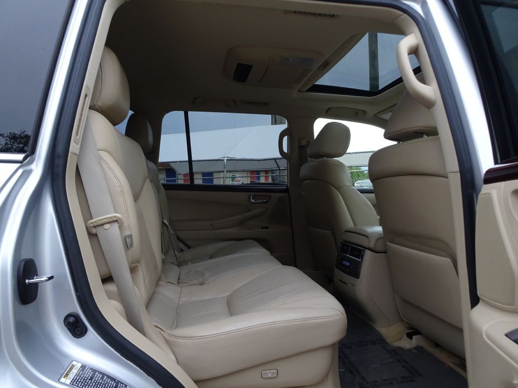 2011 Lexus LX Image 19