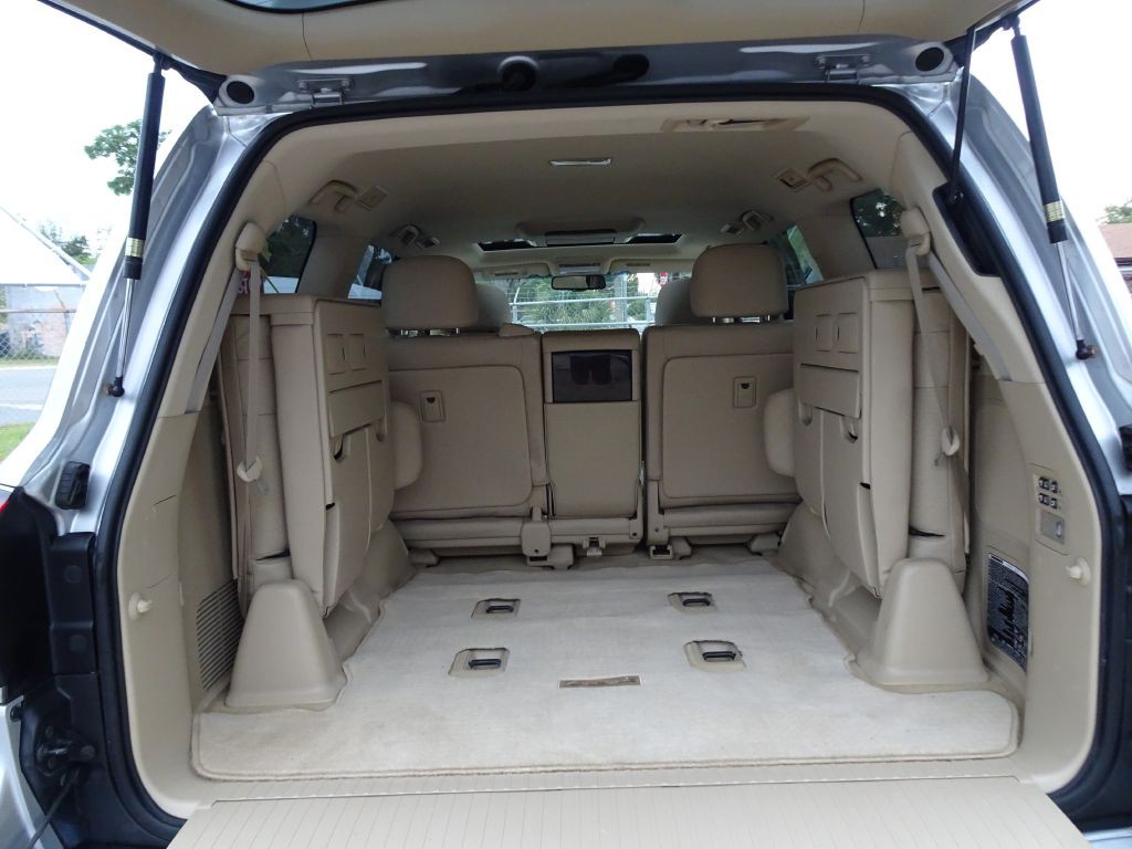 2011 Lexus LX Image 21