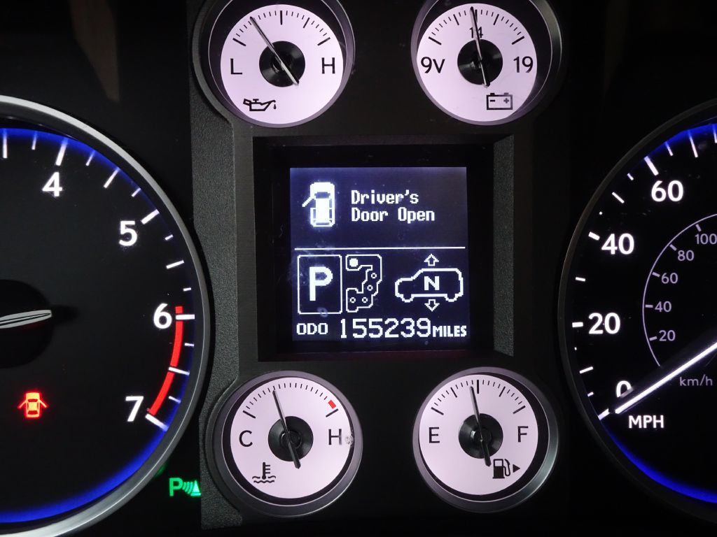 2011 Lexus LX Image 22