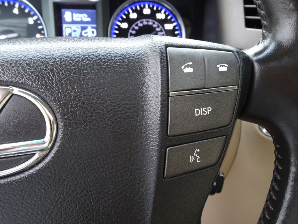 2011 Lexus LX Image 24