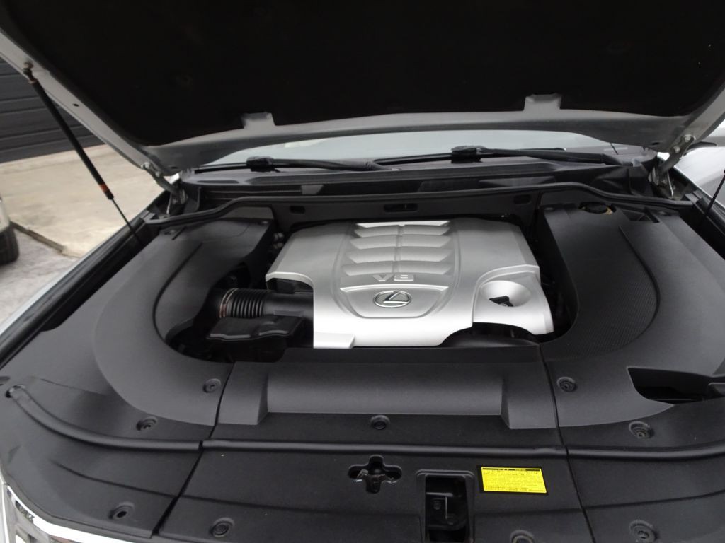 2011 Lexus LX Image 28