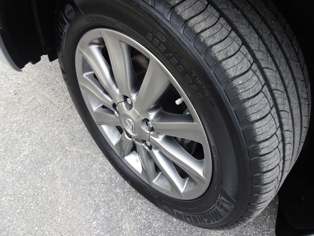2011 Lexus LX Image 29