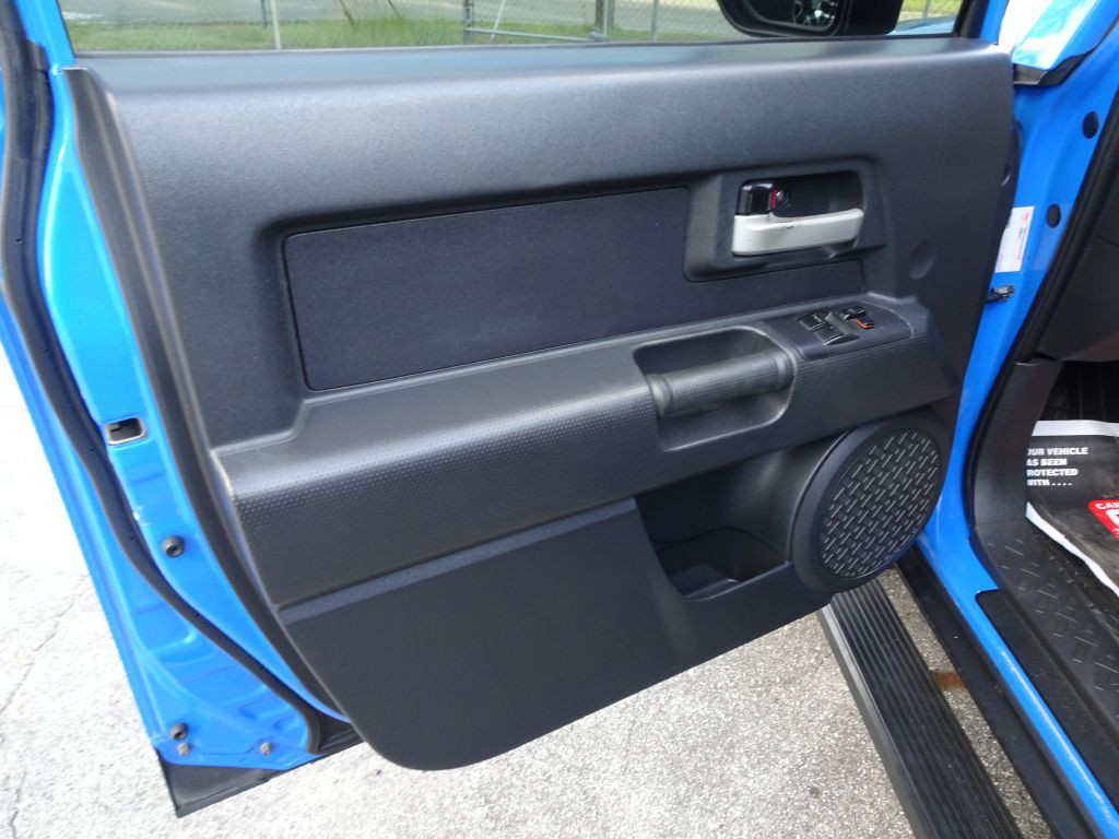 2007 Toyota FJ Cruiser Image 13