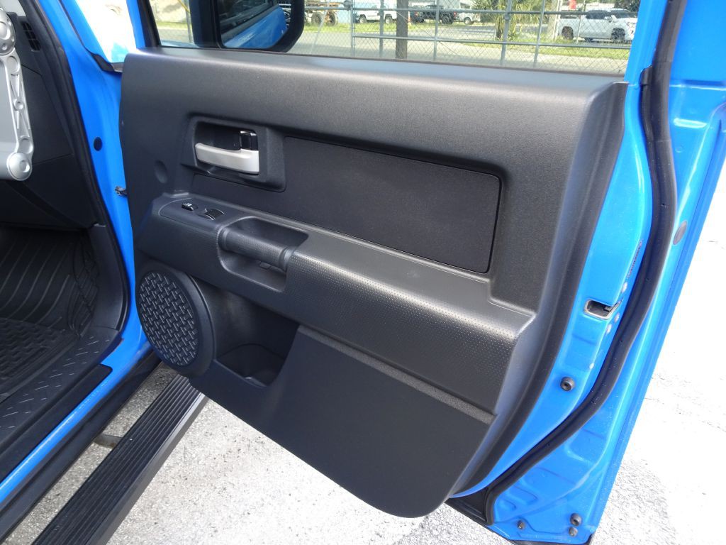 2007 Toyota FJ Cruiser Image 17