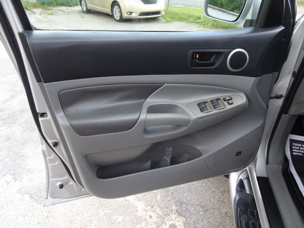 2005 Toyota Tacoma Image 13
