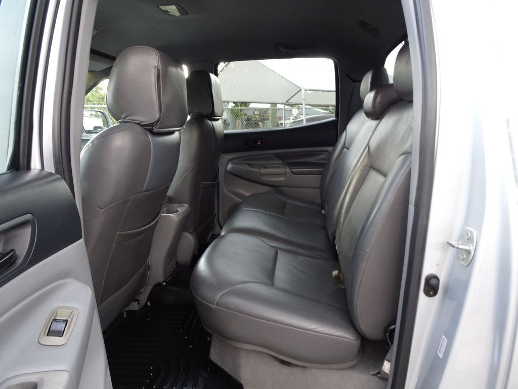2005 Toyota Tacoma Image 14