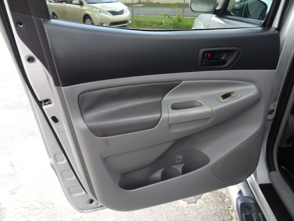2005 Toyota Tacoma Image 15