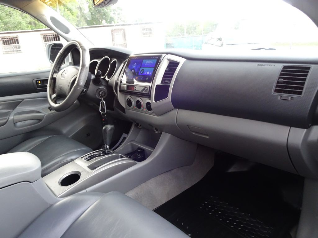 2005 Toyota Tacoma Image 16