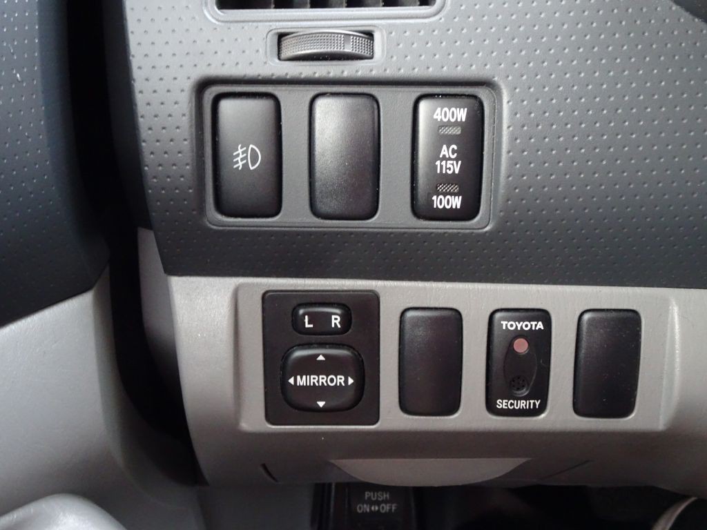 2005 Toyota Tacoma Image 26