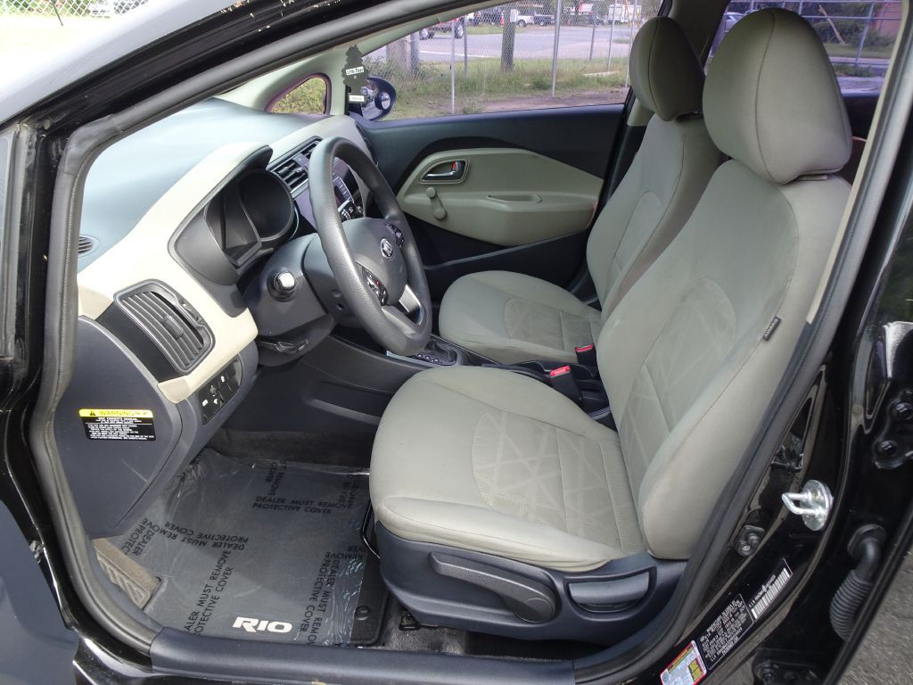 2017 Kia Rio Image 12