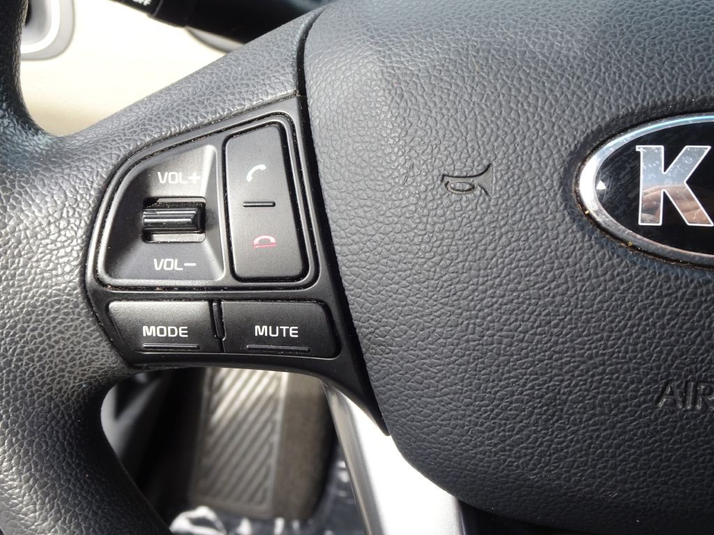 2017 Kia Rio Image 22