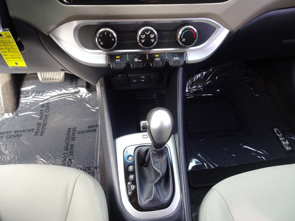 2017 Kia Rio Image 25