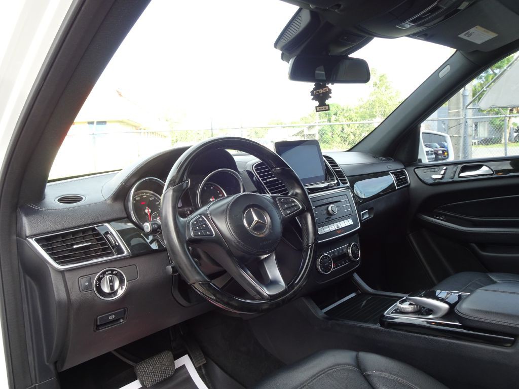 2017 Mercedes-Benz GLS-Class Image 11