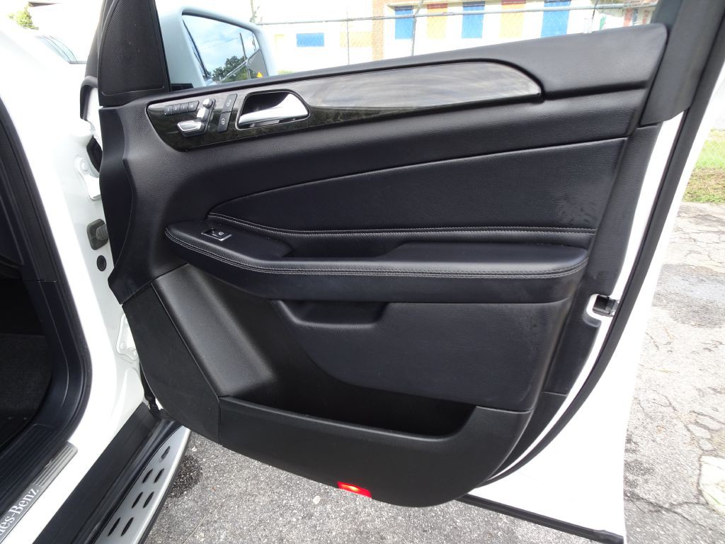 2017 Mercedes-Benz GLS-Class Image 17