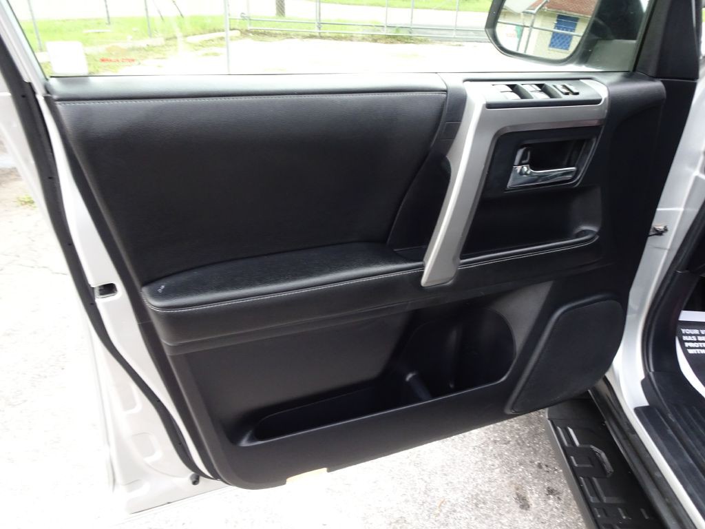 2014 Toyota 4Runner Image 12