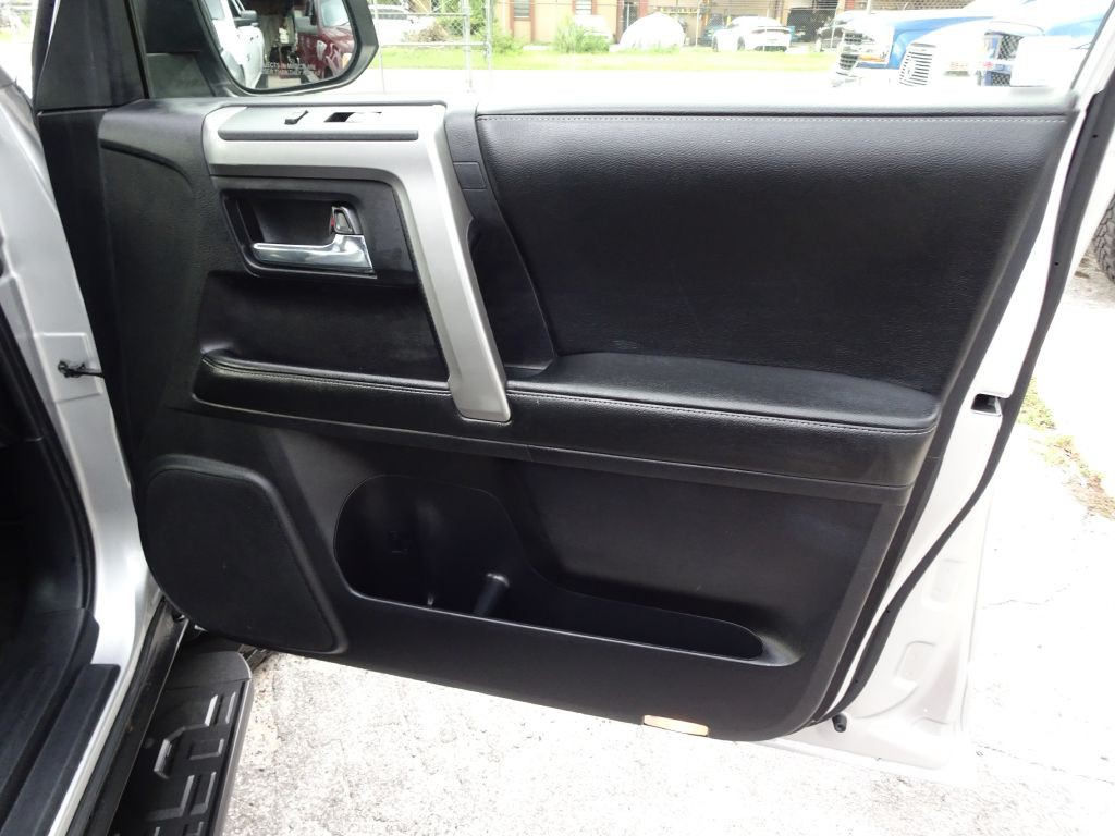 2014 Toyota 4Runner Image 17