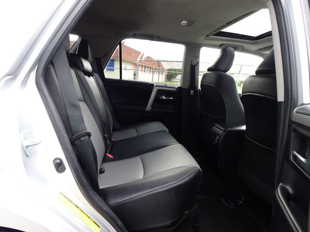 2014 Toyota 4Runner Image 18