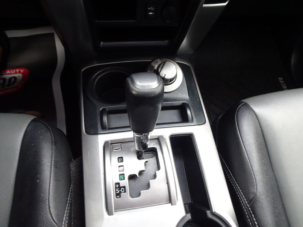 2014 Toyota 4Runner Image 25