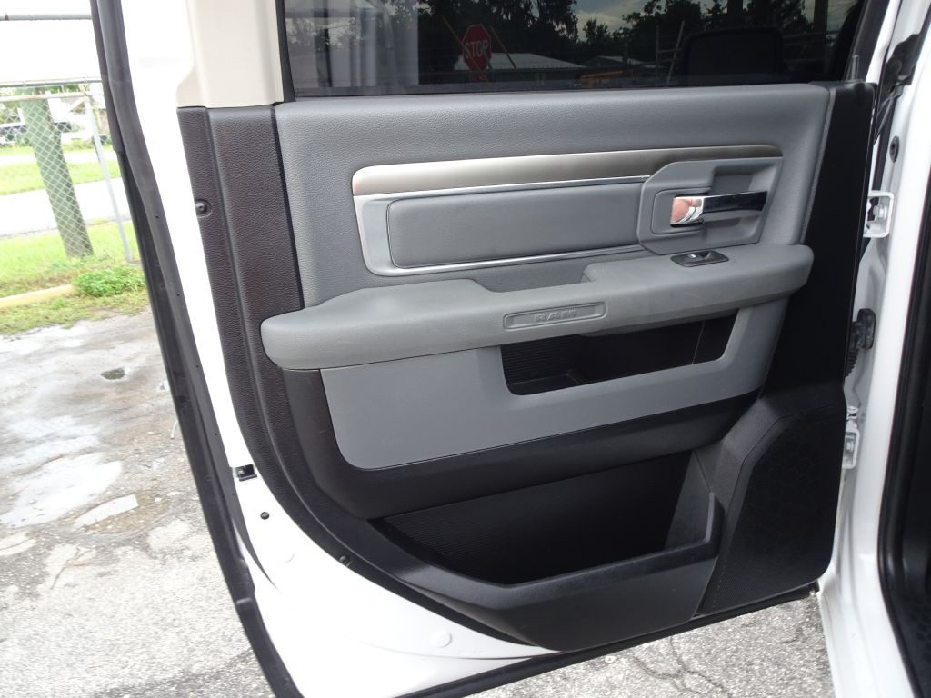 2015 RAM 1500 Image 14