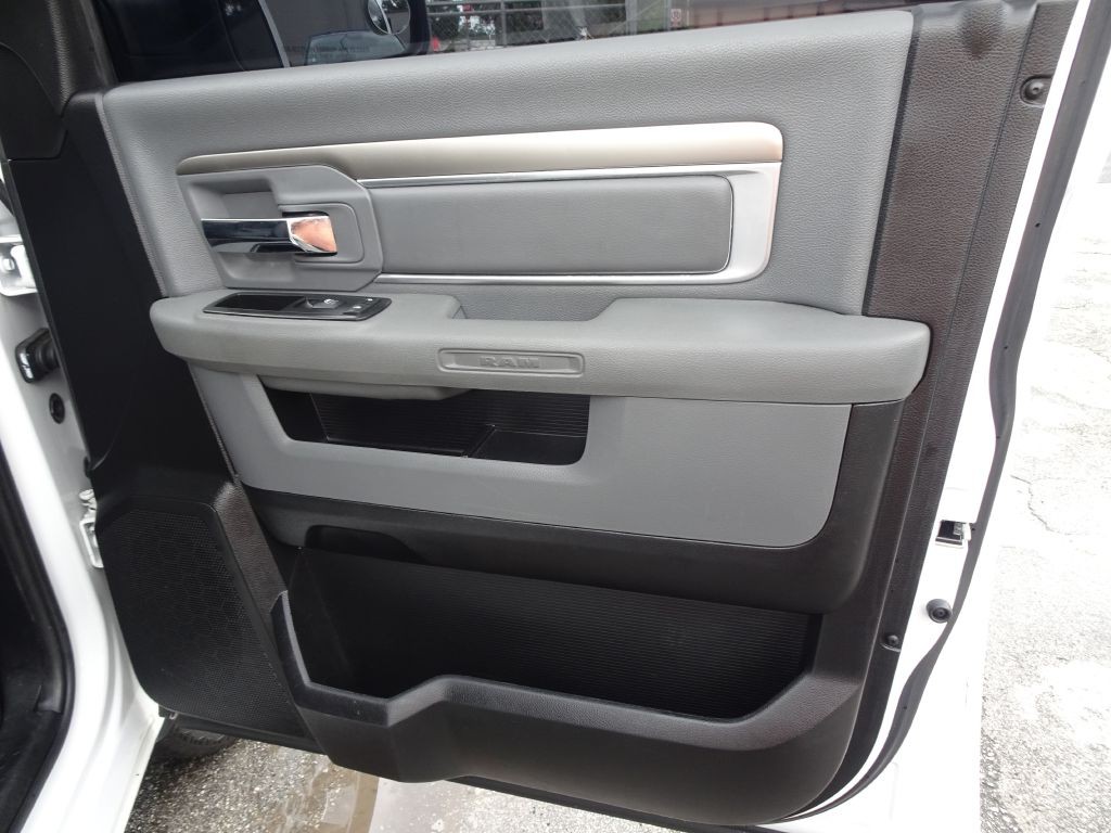 2015 RAM 1500 Image 17
