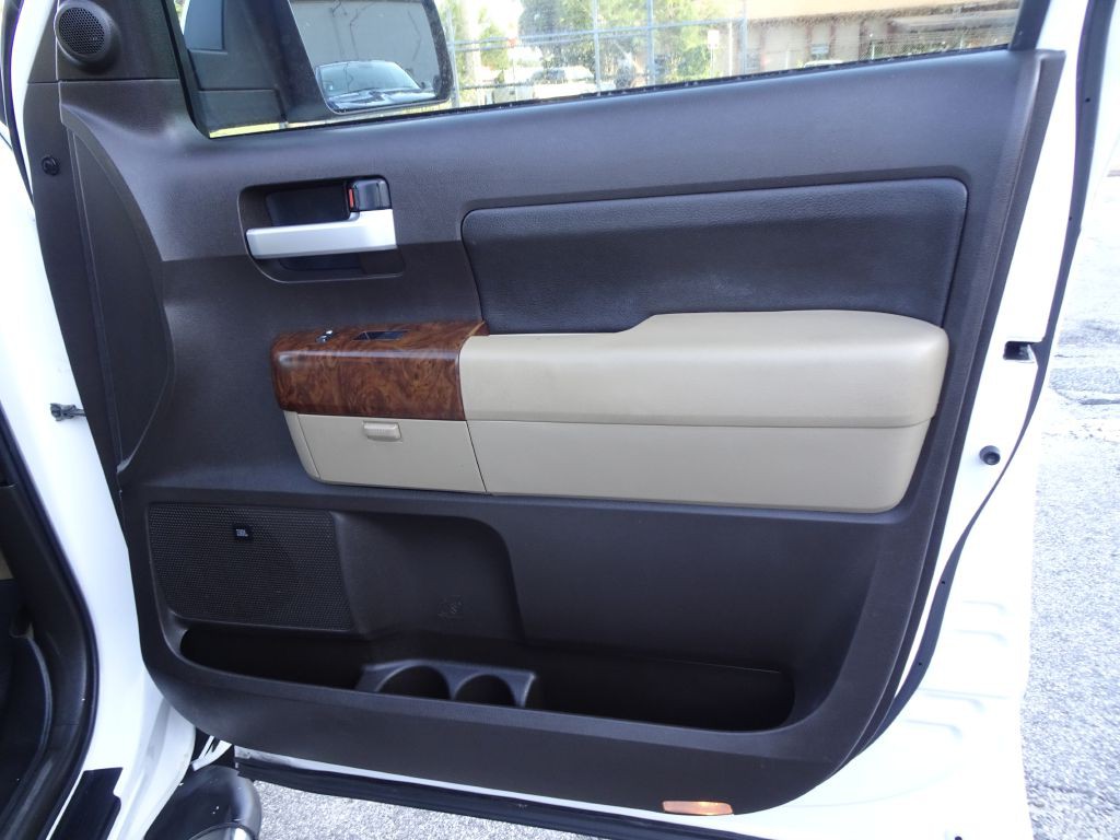 2010 Toyota Tundra Image 17