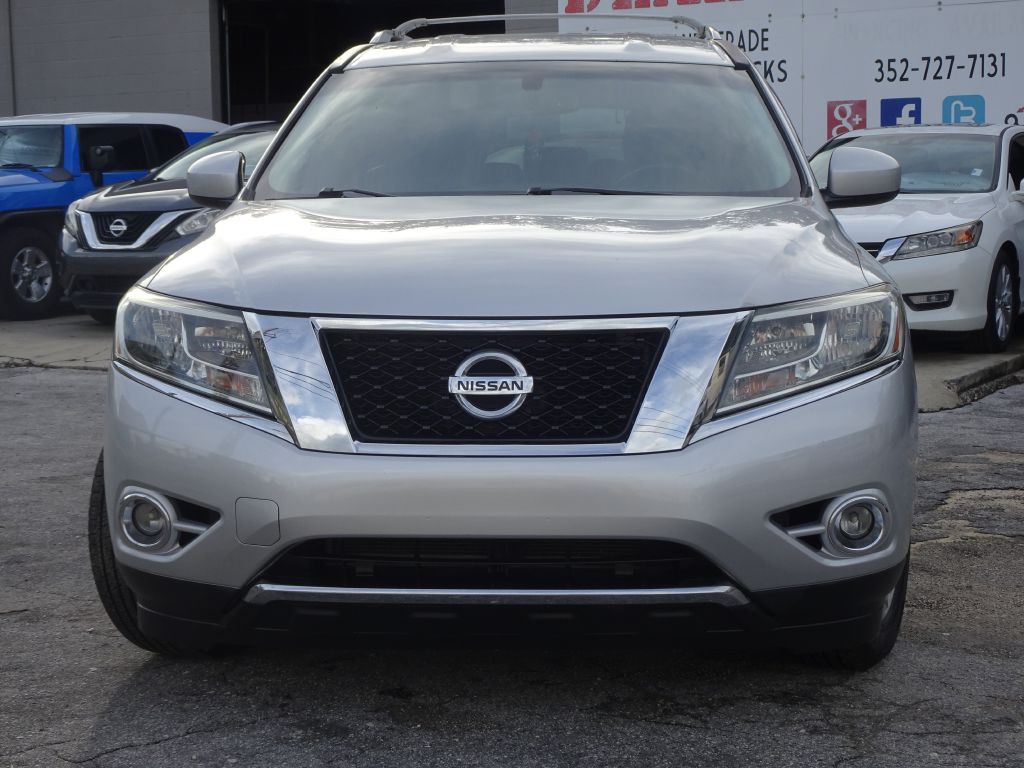 2014 Nissan Pathfinder Image 2