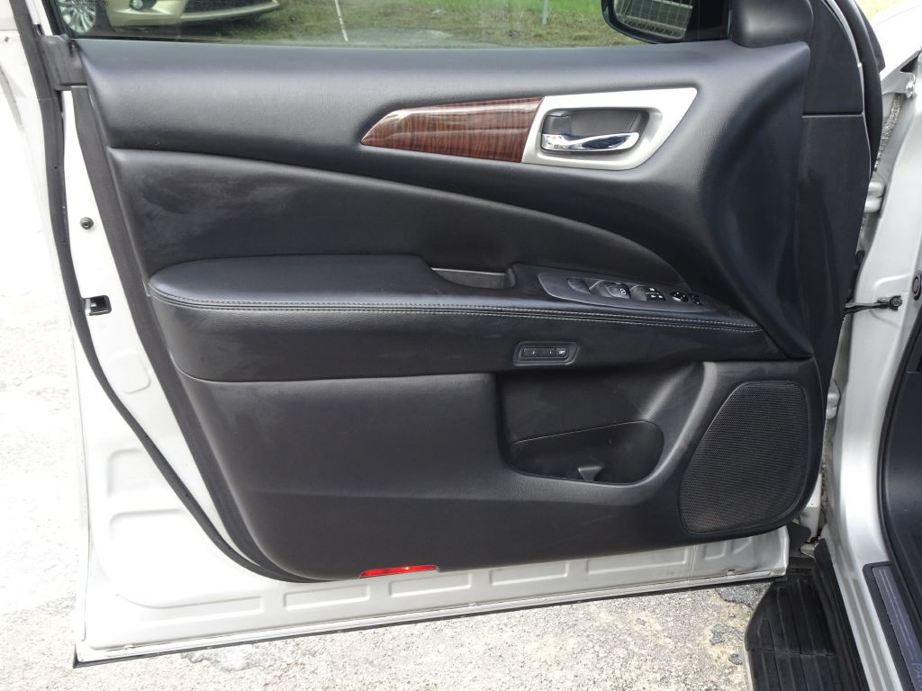 2014 Nissan Pathfinder Image 13