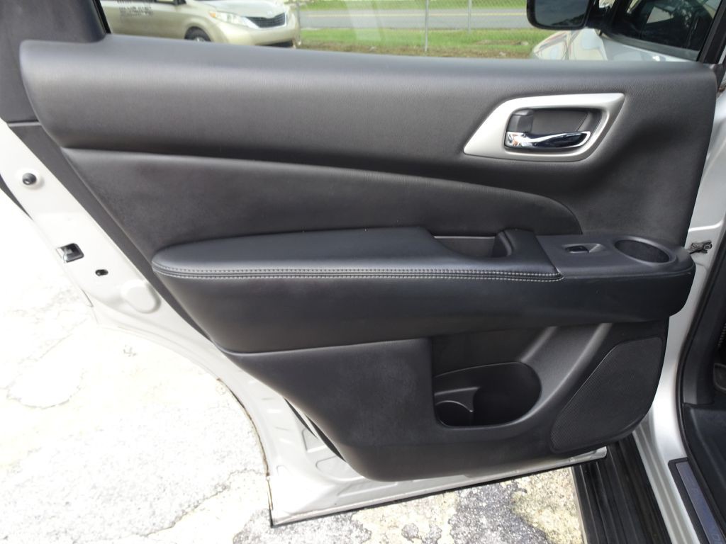 2014 Nissan Pathfinder Image 15
