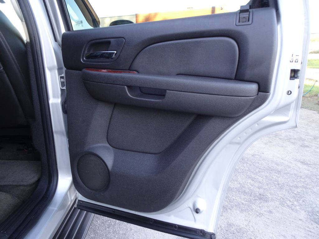 2010 Chevrolet Tahoe Image 28