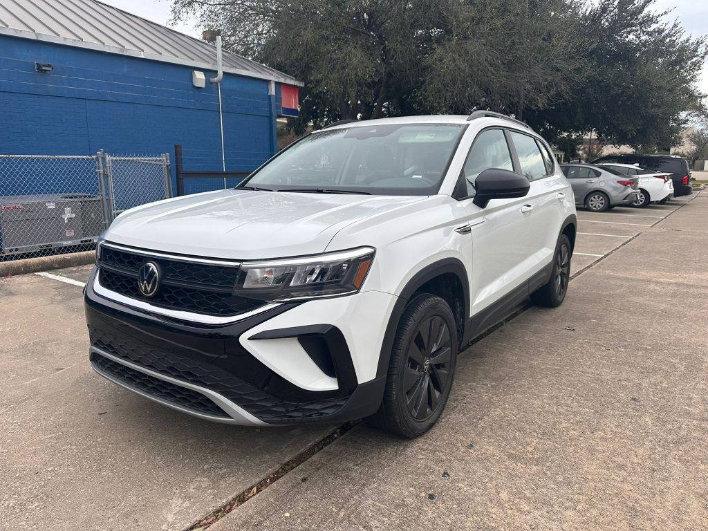 2024 Volkswagen Taos Image 1