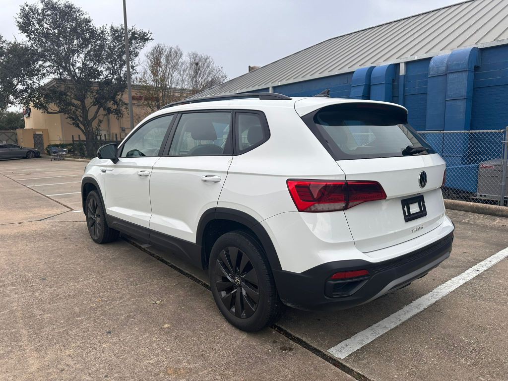 2024 Volkswagen Taos Image 4