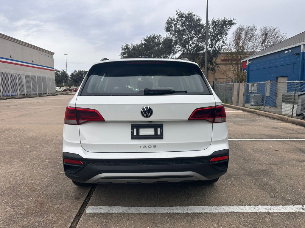 2024 Volkswagen Taos Image 5