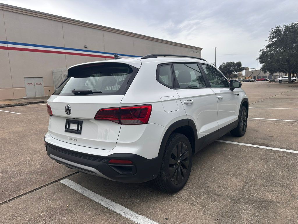 2024 Volkswagen Taos Image 6