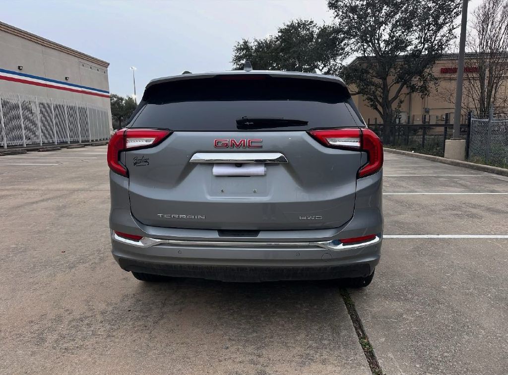 2023 GMC Terrain Image 5