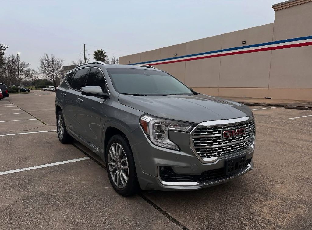 2023 GMC Terrain Image 8