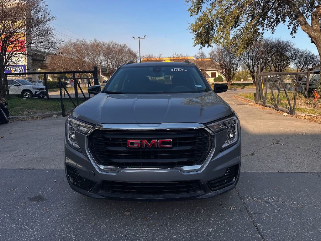 2024 GMC Terrain Image 2