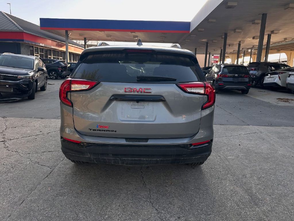 2024 GMC Terrain Image 4