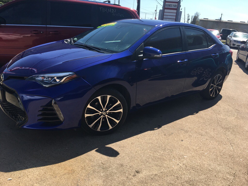 2017 Toyota Corolla Image 2