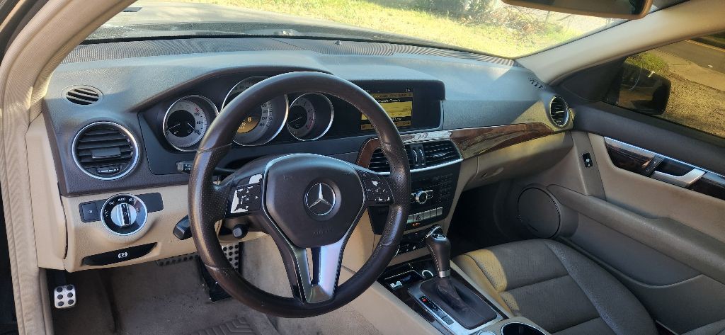 2012 Mercedes-Benz C-Class Image 9