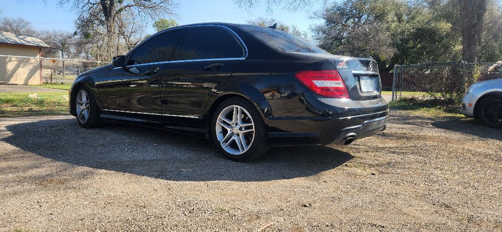 2012 Mercedes-Benz C-Class Image 3
