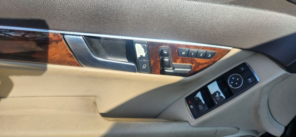 2012 Mercedes-Benz C-Class Image 7