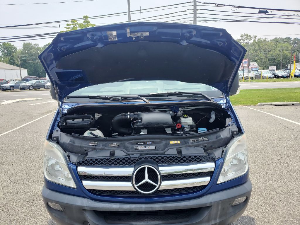 2012 Mercedes-Benz Sprinter Image 10