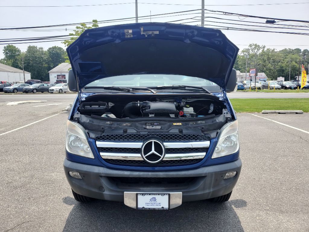 2012 Mercedes-Benz Sprinter Image 11