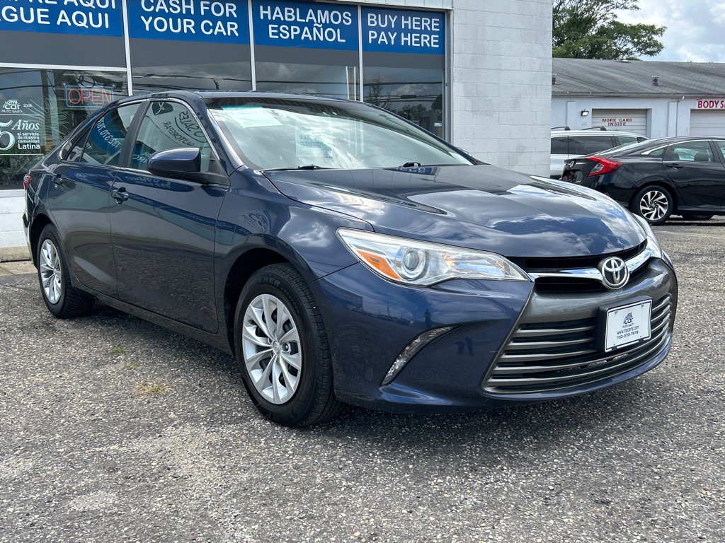 2017 Toyota Camry Image 3