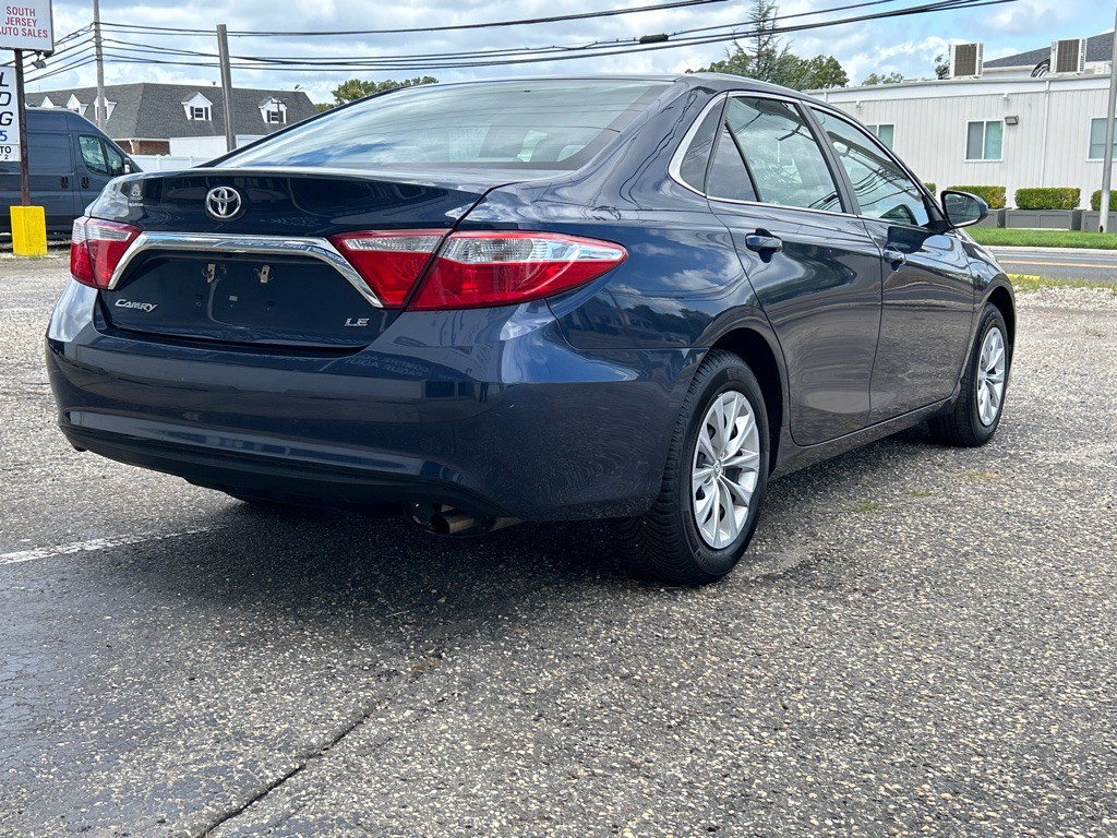 2017 Toyota Camry Image 5
